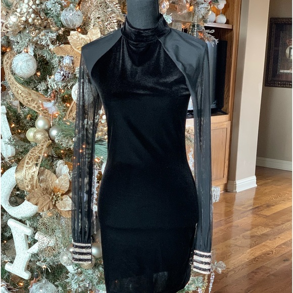 Cherry Mellow Dresses & Skirts - Cherry Mellow Black Velour Sequins Dress